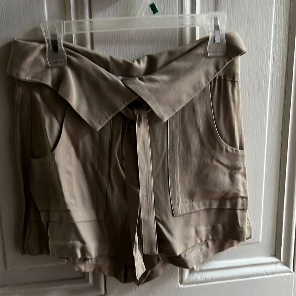 2 Pr BCBG generation dress shorts